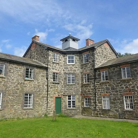 Llanfyllin Workhouse - Y Dolydd Vandrarhem Exteriör bild